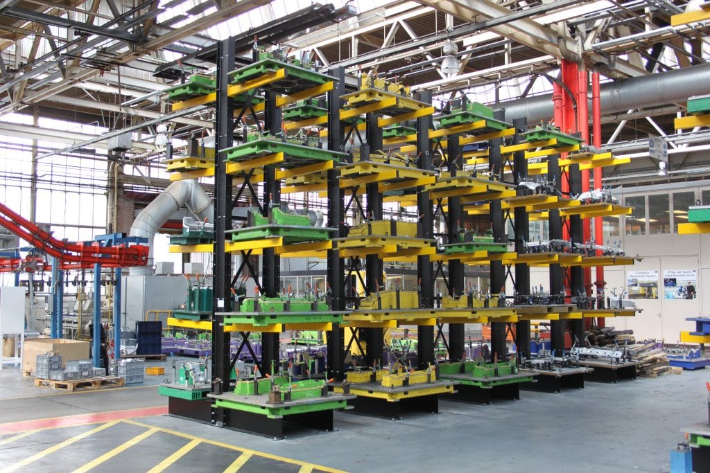 Cantilever racking system storing tool jigs